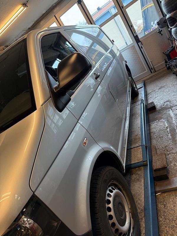 Gebraucht VW Transporter 140 PS (102 kW) 2014 Silber Van