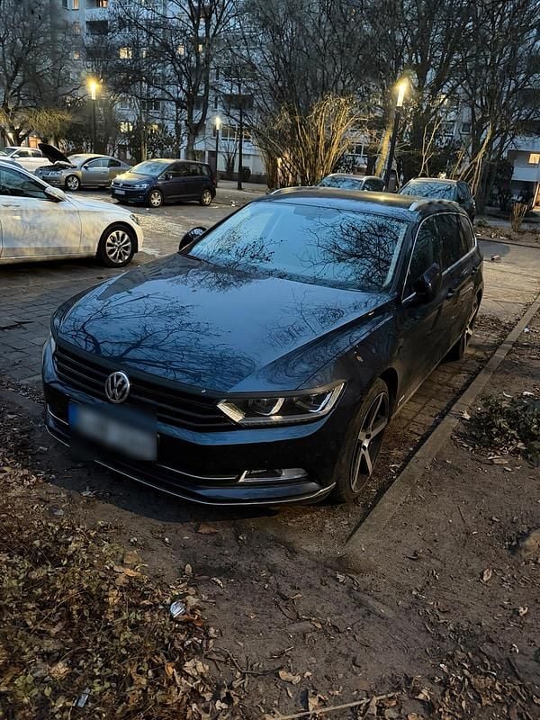 Blau Gebraucht 2015 VW Passat Kombi | 10.000 € (Superpreis) - Bild 1/4
