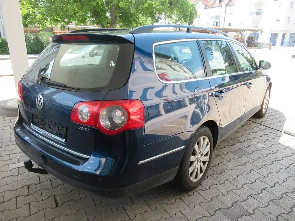 Gebraucht VW Passat Comfortline 140 PS (102 kW) 2005 Blau Kombi