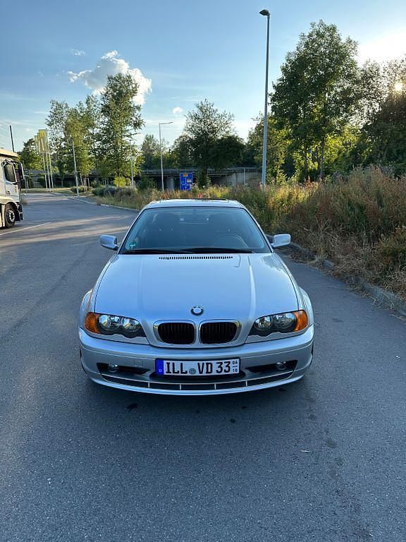 Silber Gebraucht 2003 BMW 320 Performance Coupé | 10.500 € (Teuer) - Bild 1/4