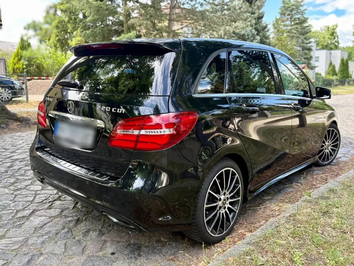 Gebraucht Mercedes 220 AMG 177 PS (130 kW) 2017 Schwarz Kombi