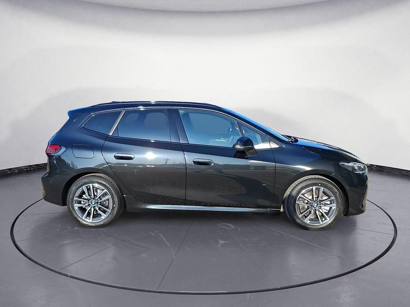 Neu BMW 223 Active Tourer 211 PS (155 kW) 2026 Schwarz Van / Kleinbus