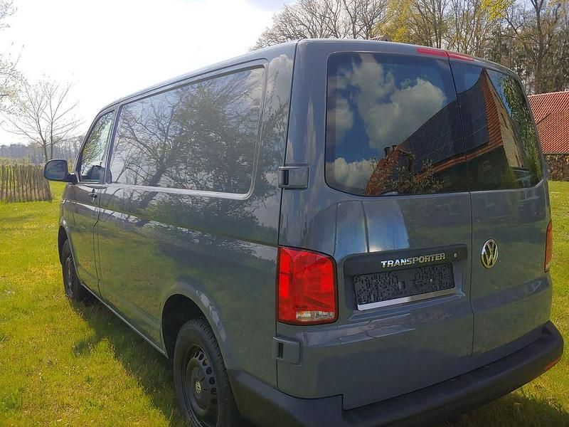 Gebraucht VW Transporter 90 PS (66 kW) 2021 Pure grey Van