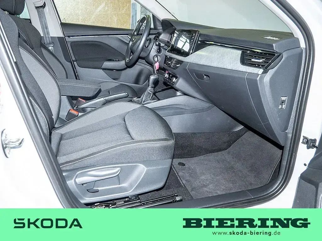 Gebraucht Skoda Scala Tour 110 PS (80 kW) 2023 Weiß Kleinwagen