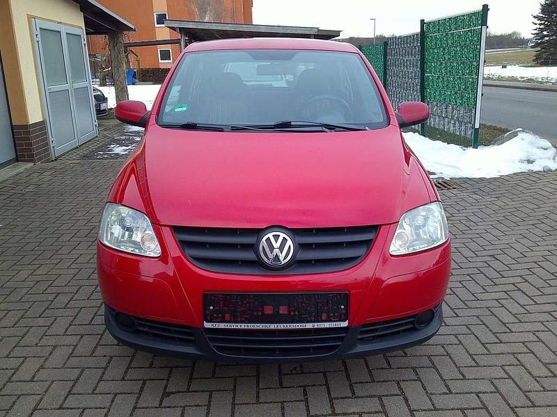 Gebraucht VW Fox Basis 54 PS (39 kW) 2005 Tornadorot Kleinwagen