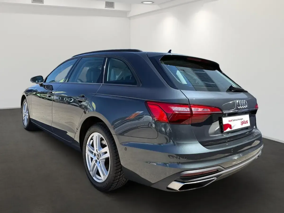 Gebraucht Audi A4 163 PS (119 kW) 2023 Manhattangrau metallic Kombi