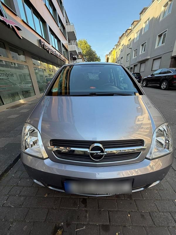 Silber Gebraucht 2005 Opel Meriva Van / Kleinbus | 2.400 € (Fairer Preis) - Bild 1/4