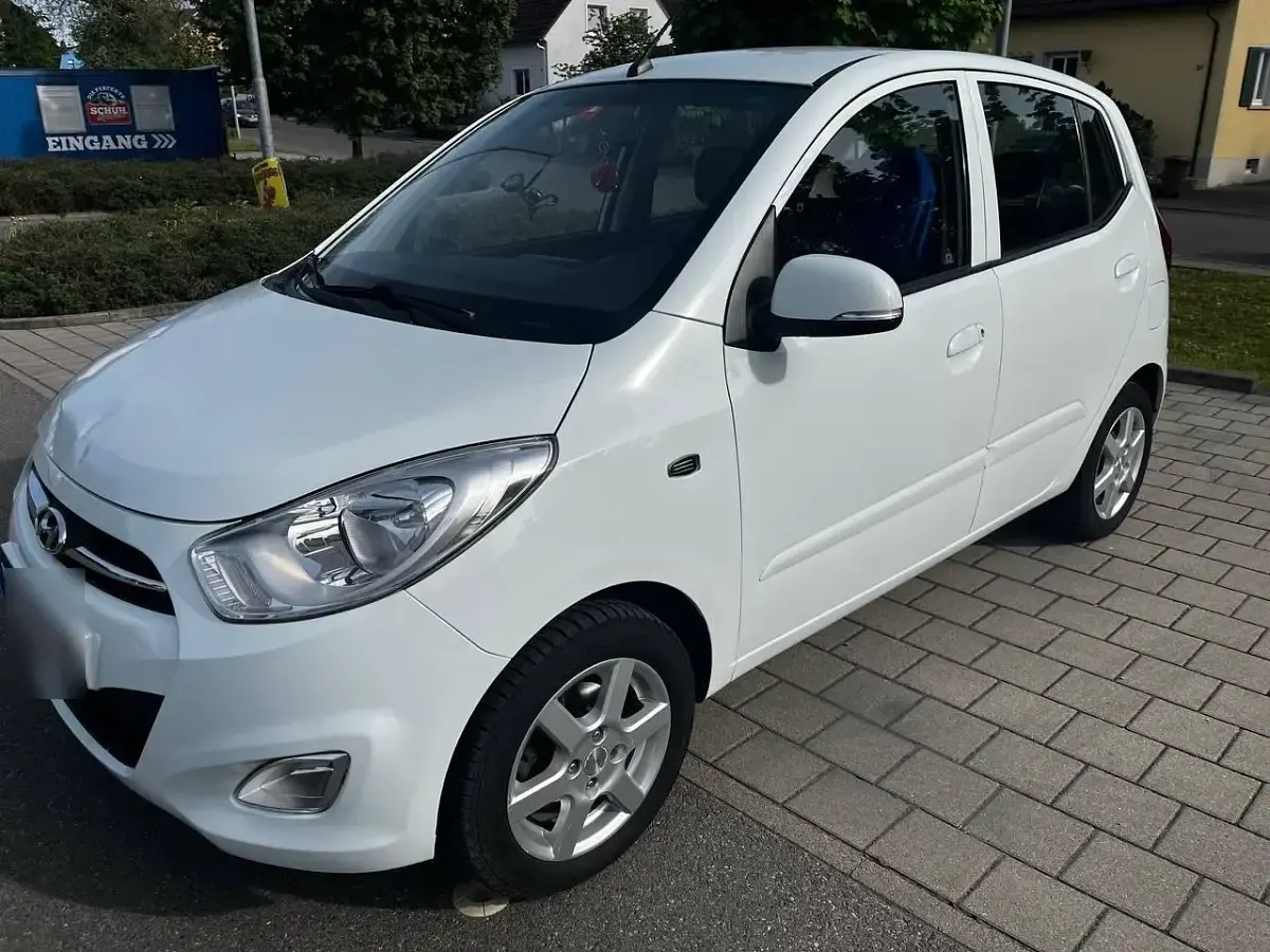 Gebraucht Hyundai i10 Style 86 PS (63 kW) 2013 Weiß Kleinwagen