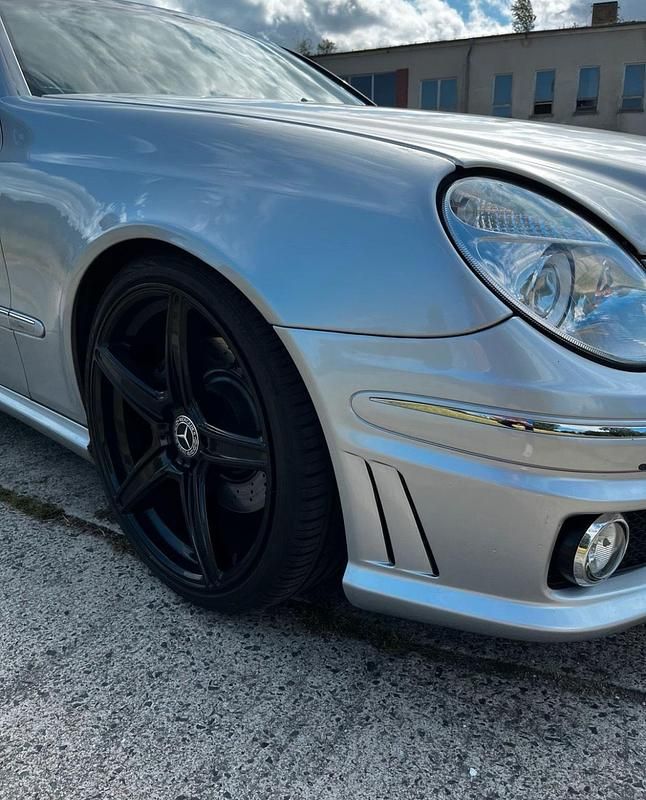 Gebraucht Mercedes E500 307 PS (225 kW) 2004 Grau Limousine