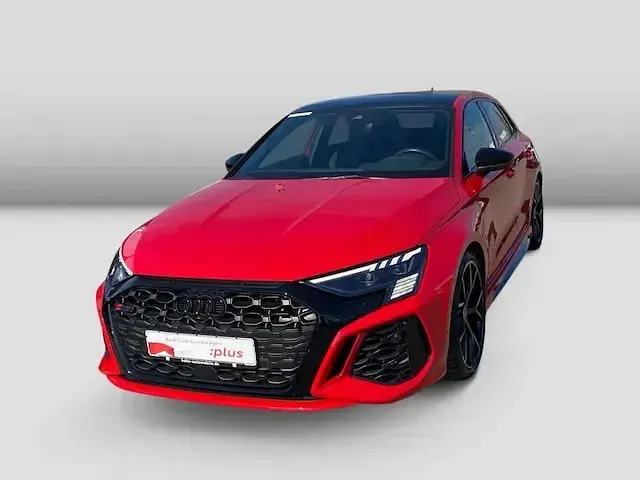 Gebraucht Audi RS3 Sportback Ambiente 400 PS (294 kW) 2023 Tangorot metallic Kleinwagen
