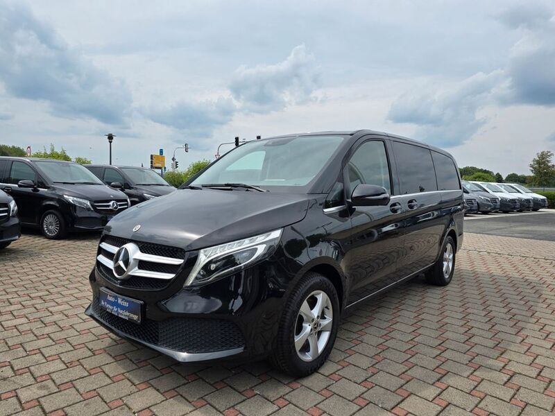 Schwarz Gebraucht 2021 Mercedes V300 Avantgarde Van / Kleinbus | 54.700 € (Superpreis) - Bild 1/4