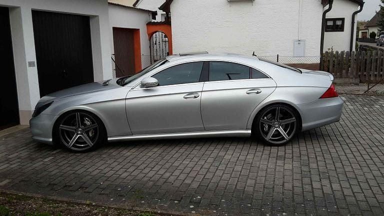 Silber Gebraucht 2005 Mercedes CLS55 AMG AMG Coupé | 18.300 € - Bild 1/4