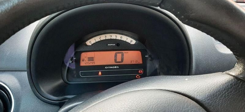 Gebraucht Citroën C2 73 PS (53 kW) 2016 Rot Kleinwagen