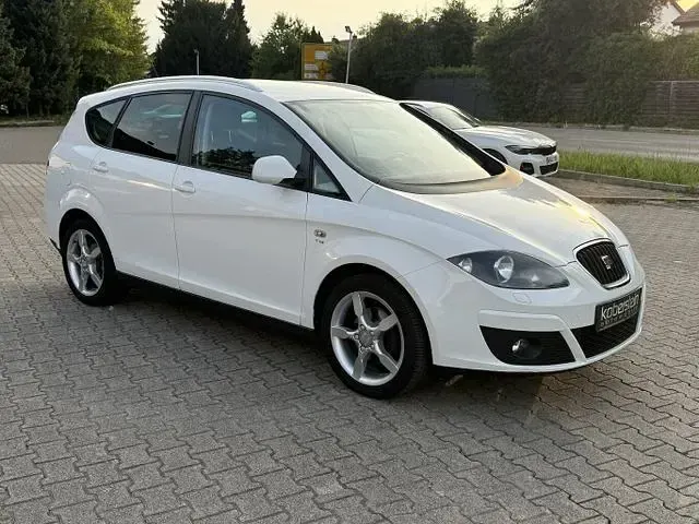 Gebraucht Seat Altea XL 125 PS (91 kW) 2010 Silber Van / Kleinbus