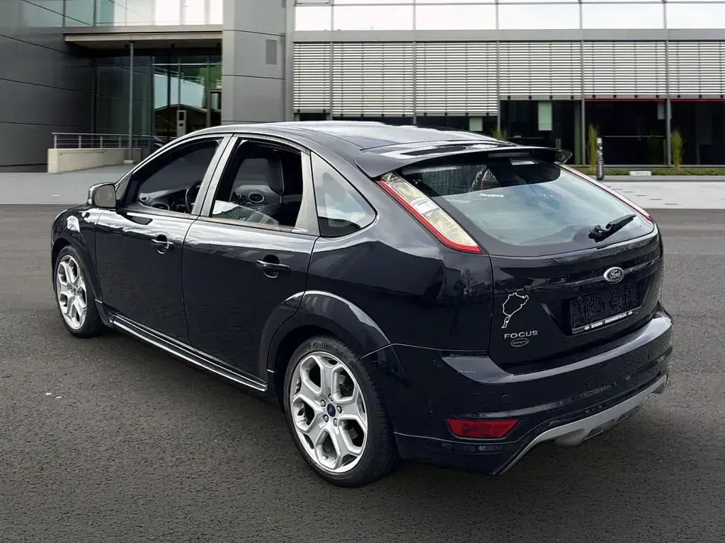 Gebraucht Ford Focus Individual 136 PS (100 kW) 2009 Schwarz Limousine