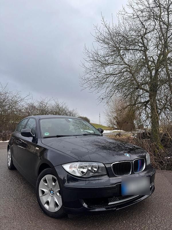 Gebraucht BMW 116 116 PS (85 kW) 2011 Schwarz Kleinwagen