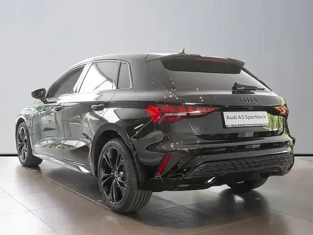 Gebraucht Audi A3 Sportback e-tron Comfort 204 PS (150 kW) 2026 Mythosschwarz metallic Kleinwagen