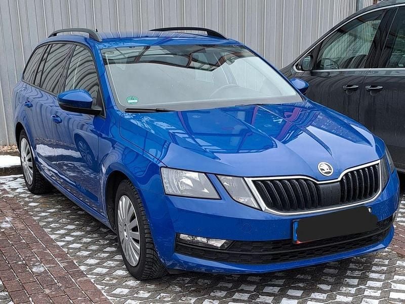 Blau Gebraucht 2019 Skoda Octavia Ambition Kombi | 17.000 € (Fairer Preis) - Bild 1/2