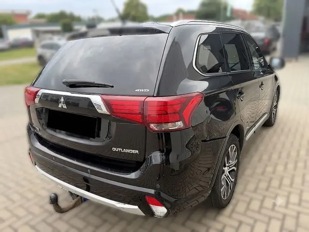 Gebraucht Mitsubishi Outlander Top 150 PS (110 kW) 2016 Schwarz SUV