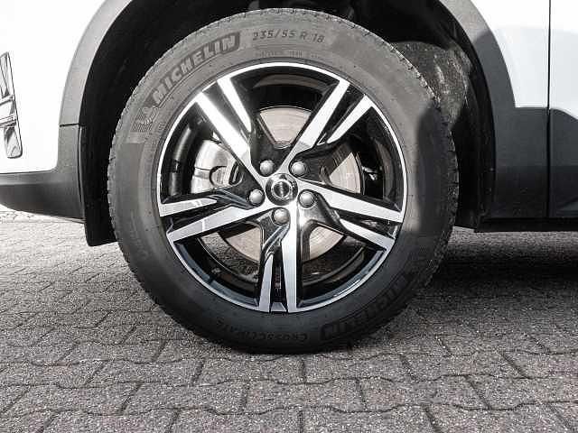 Gebraucht Volvo XC40 145 PS (106 kW) 2023 SUV