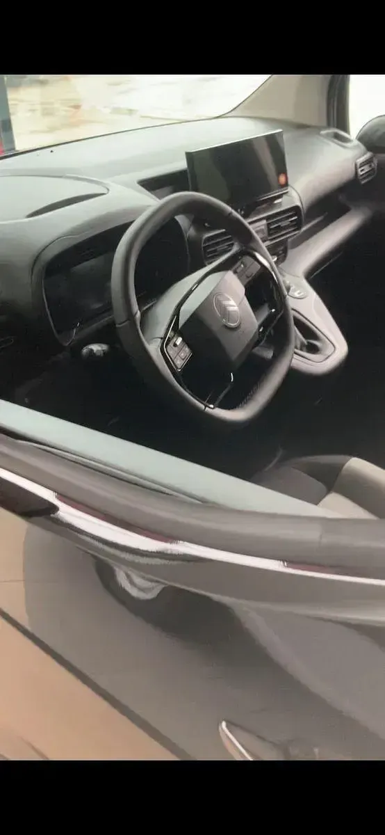 Used Citroën Berlingo PureTech 110 HP (80 kW) 2024 Black Minivan