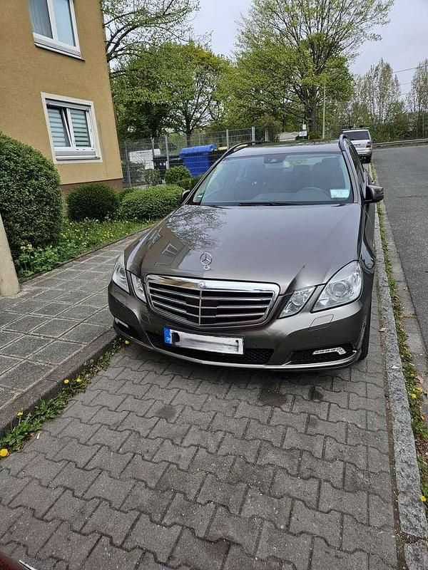 Gebraucht 2010 Mercedes E220 Kombi | 8.200 € (Fairer Preis) - Bild 1/4