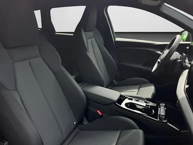Gebraucht Audi Q6 e-tron Performance 225 kW (306 PS) 2026 Daytonagrau perleffekt SUV