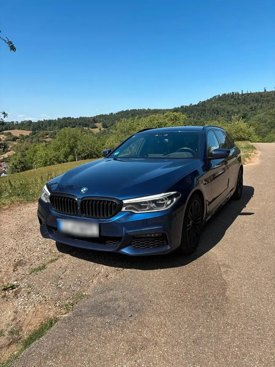 Gebraucht BMW 520 M Sport 190 PS (139 kW) 2020 Blau Kombi