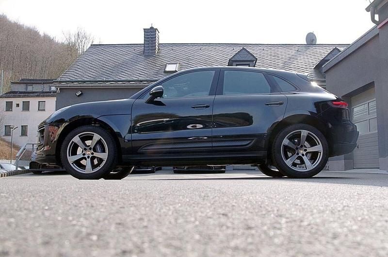 Gebraucht Porsche Macan 265 PS (194 kW) 2022 Schwarz SUV