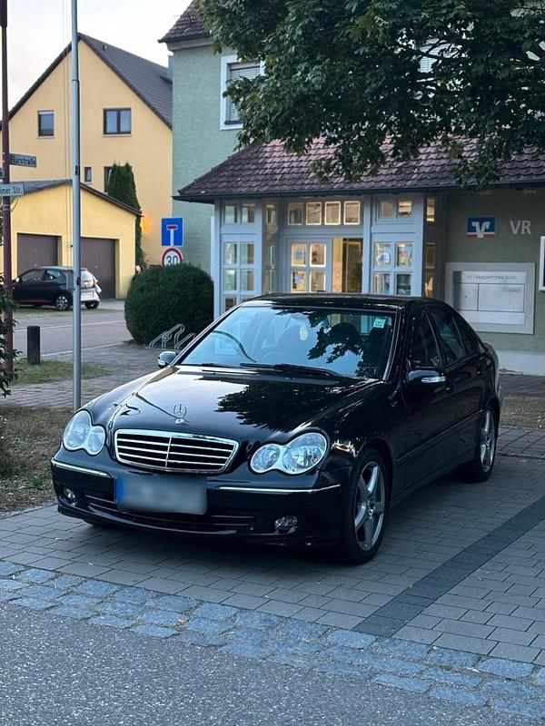 Schwarz Gebraucht 2007 Mercedes C180 Avantgarde Limousine | 3.500 € (Guter Preis) - Bild 1/4