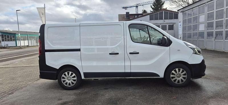 Gebraucht Renault Trafic Komfort 145 PS (106 kW) 2021 Schnie weiß Van / Kleinbus