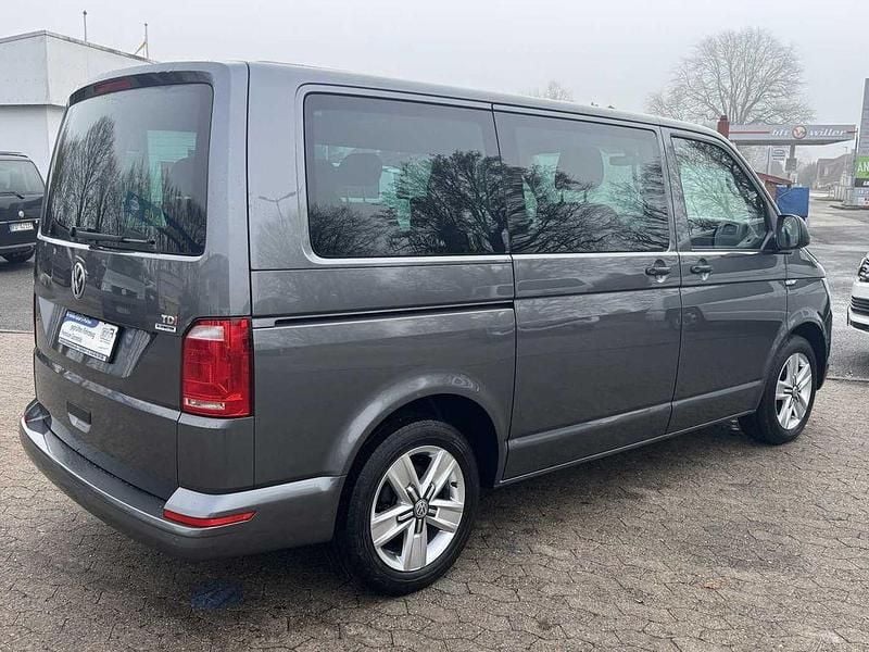 Gebraucht VW Multivan 150 PS (110 kW) 2016 Grau Van / Kleinbus