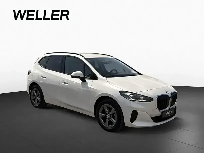 Gebraucht BMW 218 Active Tourer Luxury Line 136 PS (100 kW) 2025 Mineralweiß (weiß) Van / Kleinbus