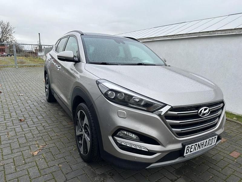 White sand (metallic) Gebraucht 2017 Hyundai Tucson Premium SUV | 16.990 € (Etwas zu teuer) - Bild 1/4