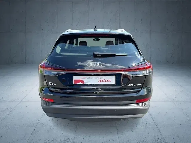 Gebraucht Audi Q4 e-tron 150 kW (204 PS) 2023 Mythosschwarz metallic SUV