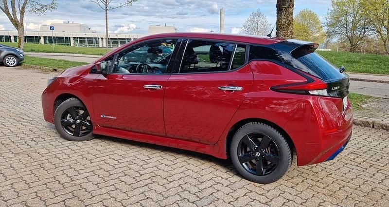 Gebraucht Nissan Leaf Tekna 110 kW (150 PS) 2020 Rot Kleinwagen