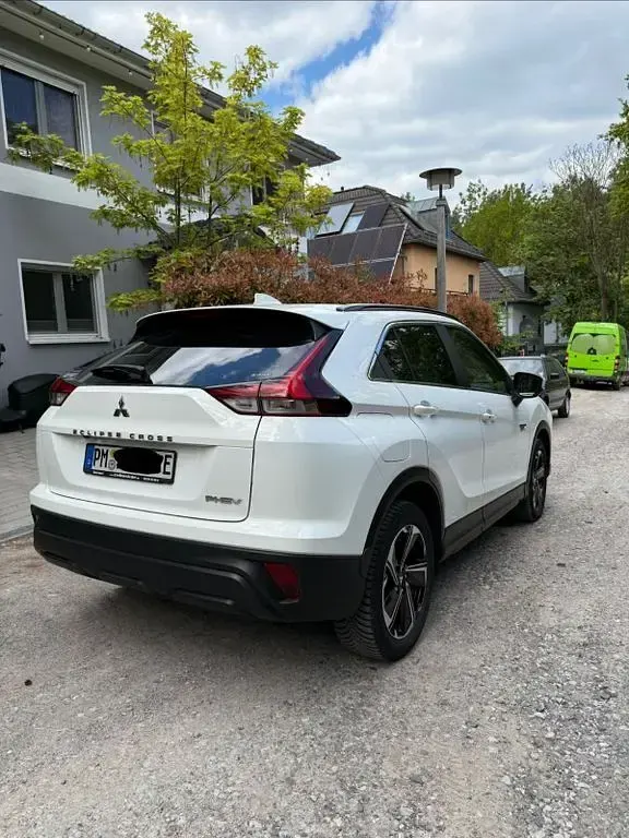 Gebraucht Mitsubishi Eclipse Cross Basis 188 PS (138 kW) 2022 Weiß SUV