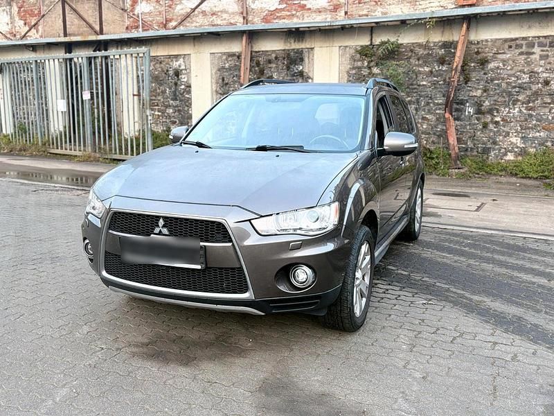 Gelb Gebraucht 2012 Mitsubishi Outlander SUV | 3.490 € (Superpreis) - Bild 1/4