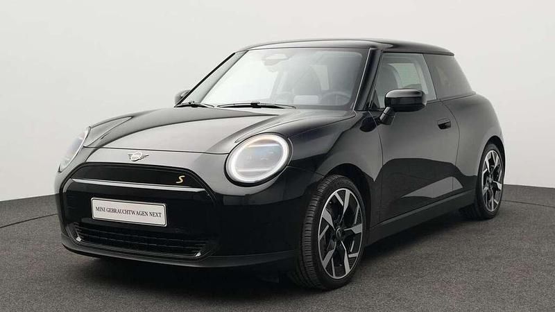Schwarz Gebraucht 2025 Mini Cooper SE Classic Kleinwagen | 31.253 € (Fairer Preis) - Bild 1/4
