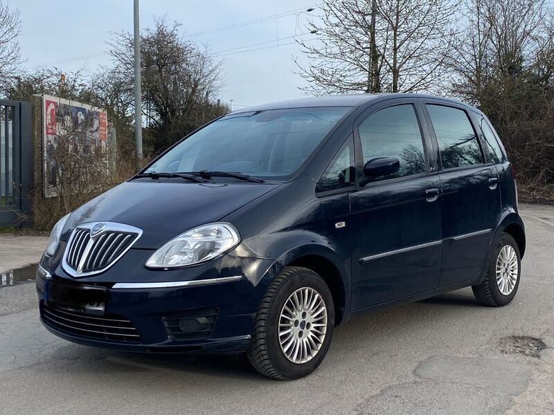 Blau Gebraucht 2009 Lancia Musa Van / Kleinbus | 2.950 € (Fairer Preis) - Bild 1/4