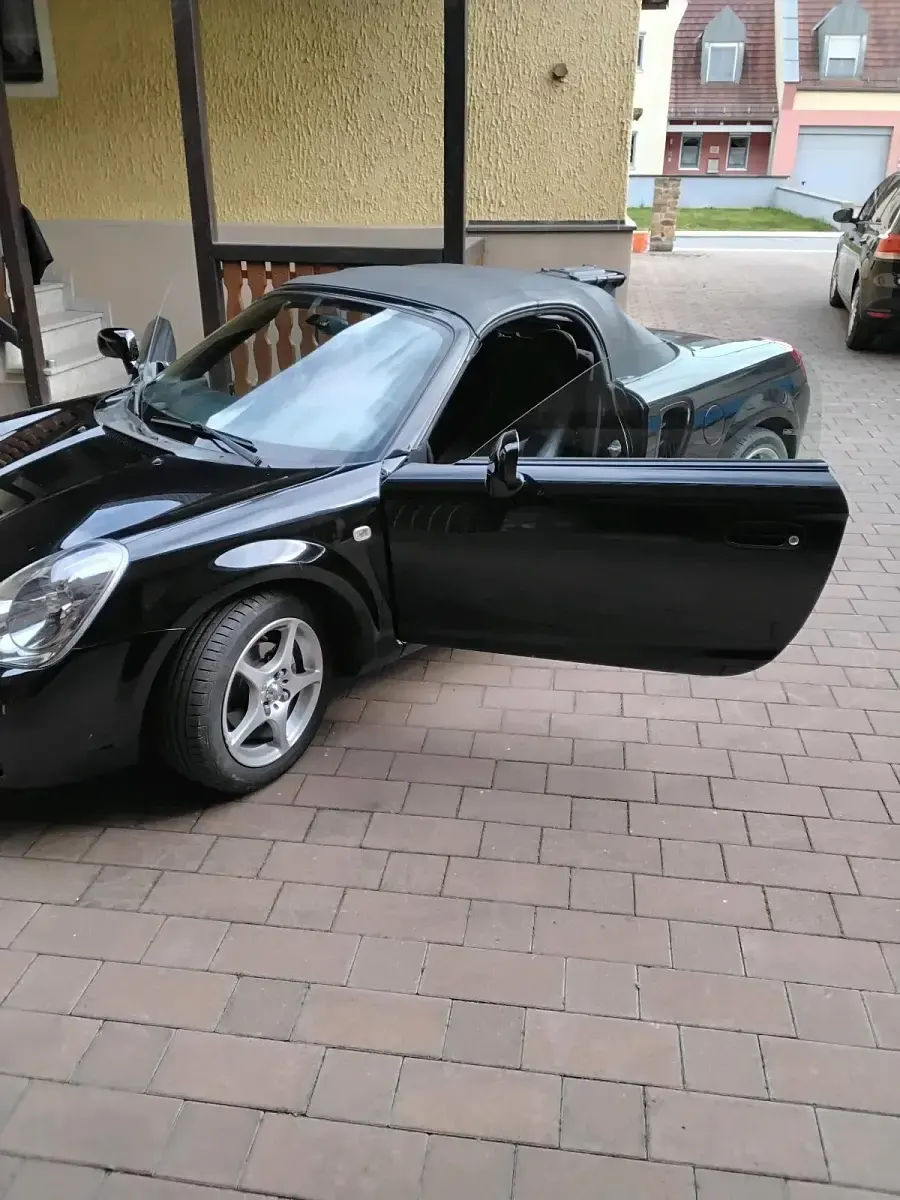 Gebraucht Toyota MR2 140 PS (102 kW) 2004 Schwarz Cabrio