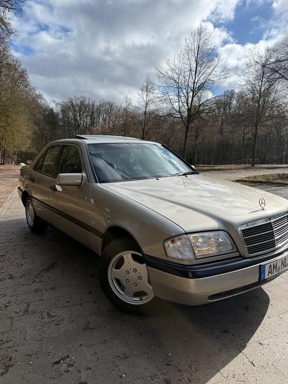 Gebraucht Mercedes C220 Classic 95 PS (69 kW) 1997 Silber Limousine
