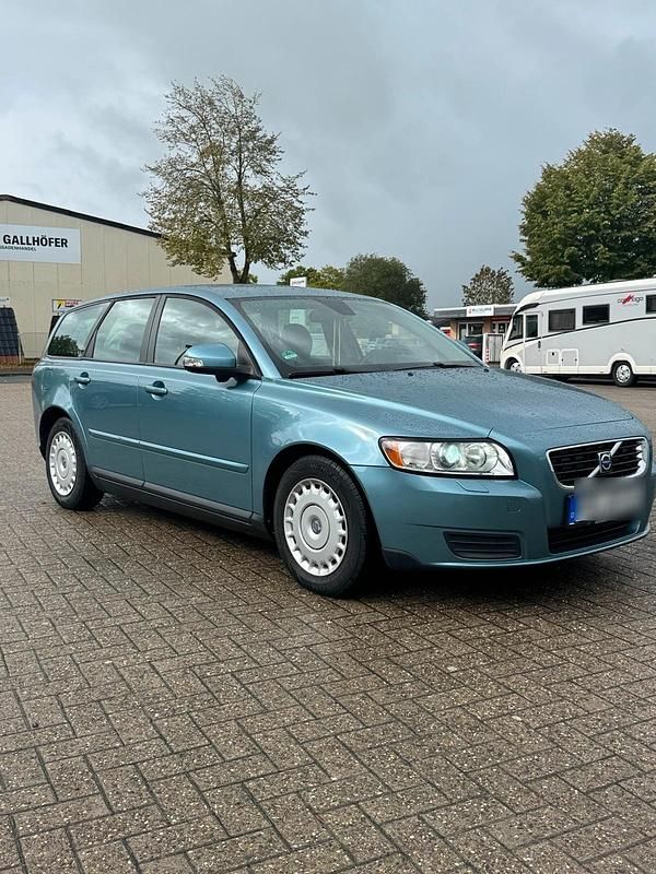 Blau Gebraucht 2009 Volvo V50 Kombi | 2.600 € (Guter Preis) - Bild 1/4