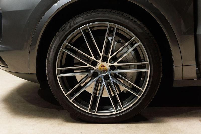 Gebraucht Porsche Cayenne 441 PS (324 kW) 2019 Grau SUV