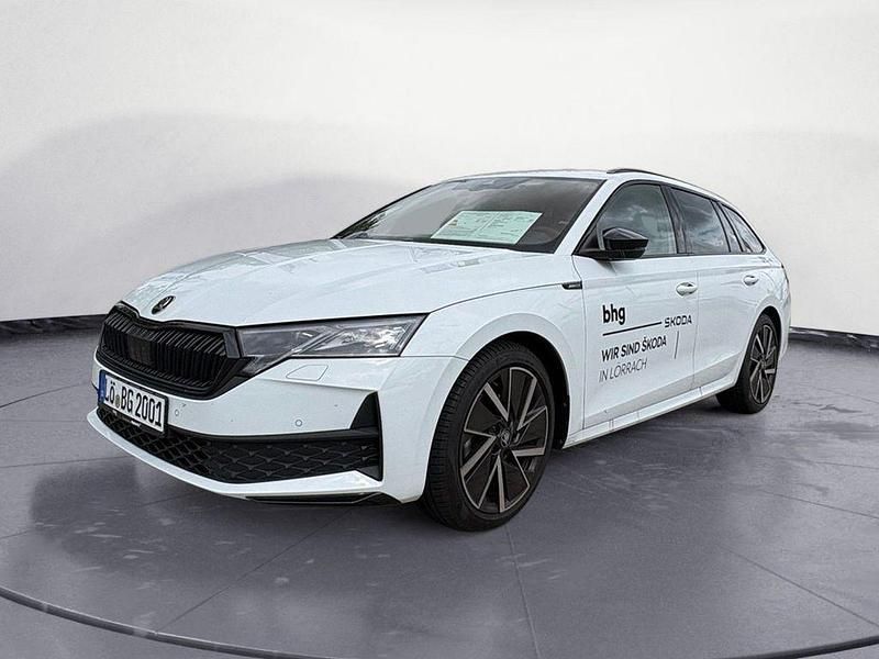 Weiß Gebraucht 2025 Skoda Octavia SportLine Kombi | 39.990 € (Teuer) - Bild 1/4