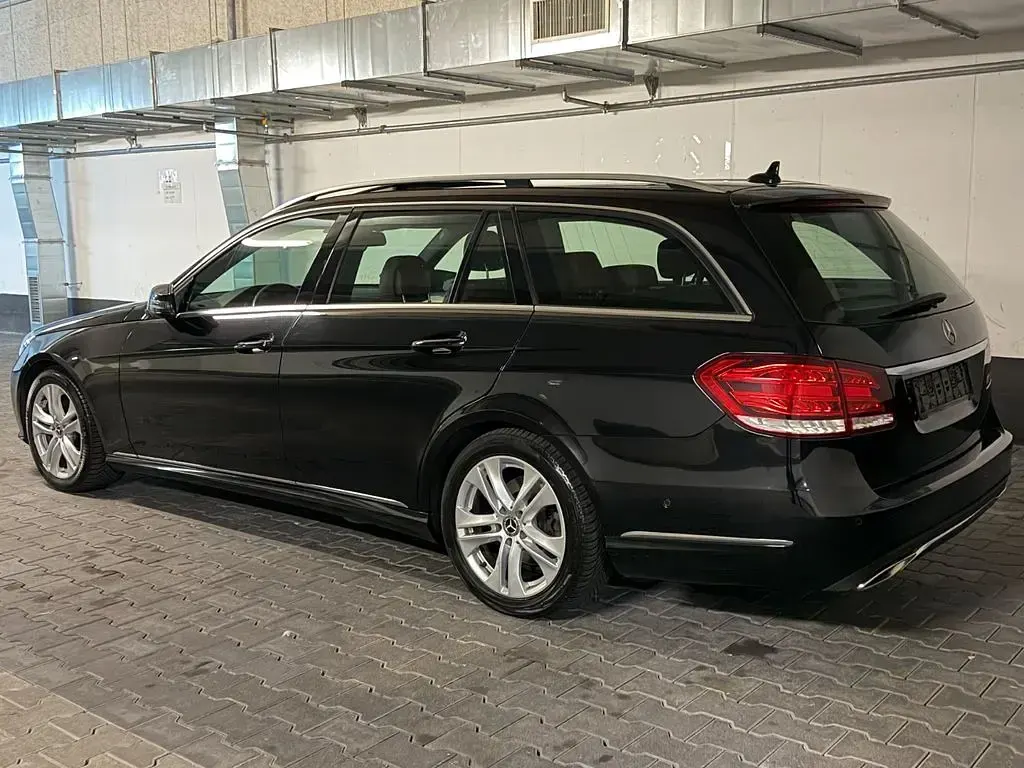 Gebraucht Mercedes E350 Avantgarde 258 PS (189 kW) 2014 Schwarz Limousine