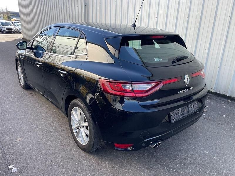 Gebraucht Renault Mégane IV Intens 132 PS (97 kW) 2017 Schwarz Limousine