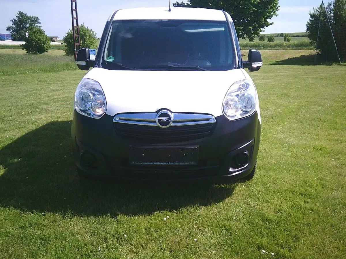 Gebraucht Opel Combo 120 PS (88 kW) 2017 Weiß Van / Kleinbus