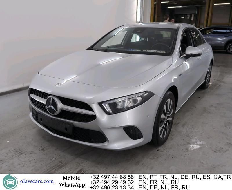 Gebraucht Mercedes A250 160 PS (117 kW) 2021 Silber Limousine