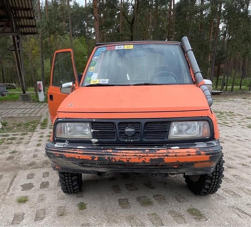 Second-hand Suzuki Vitara 98 CP (72 kW) 1987 Portocaliu Cabrio